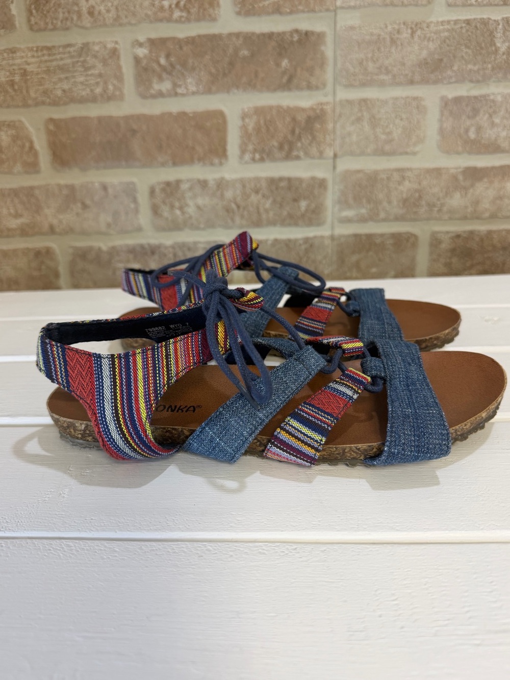 Minnetonka Lace-Up Boho Sandals Denim & Southwest Print Women’s Size 7